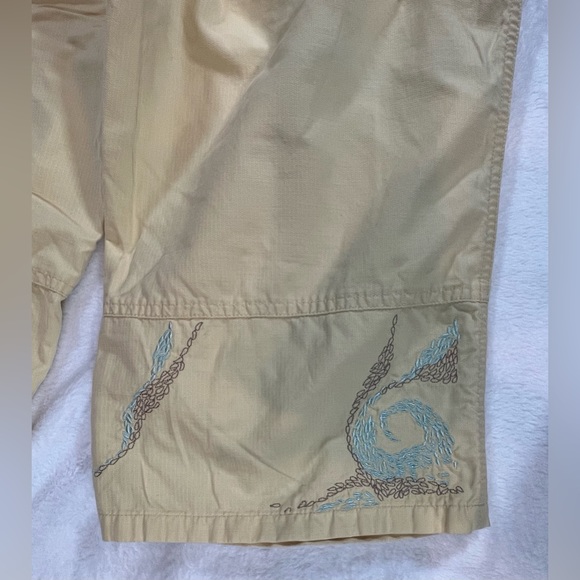 Horny Toad Capris Yellow Embroidered Size 8 - Picture 3 of 5